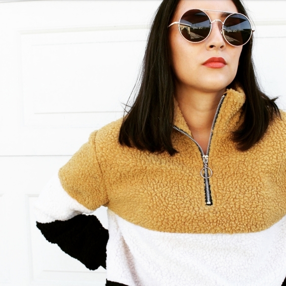 🚨END OF SUMMER SALE// Fluffy Yellow Pullover - Picture 7 of 7